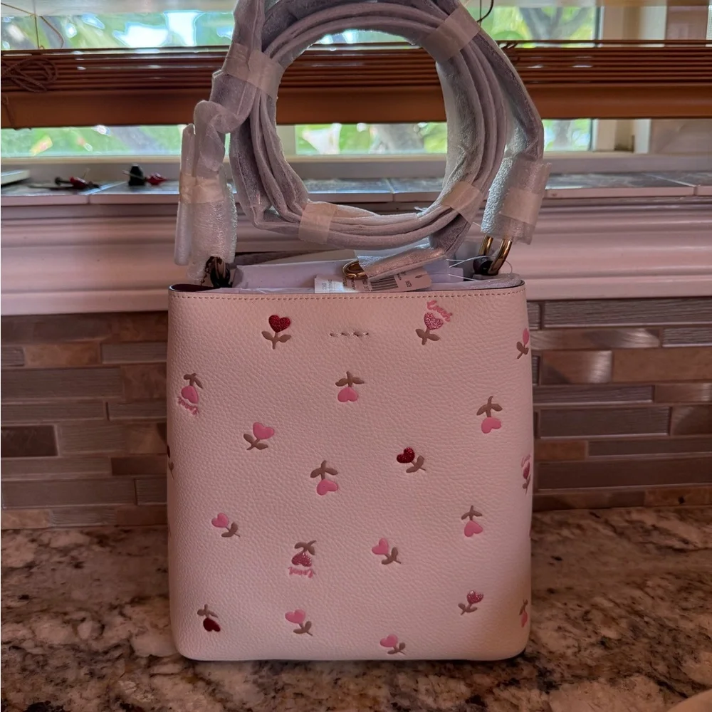 Coach White and Pink Floral Women's Bag - Picture 4 of 8